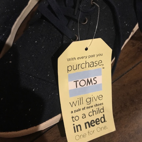 Toms - Picture 4 of 5